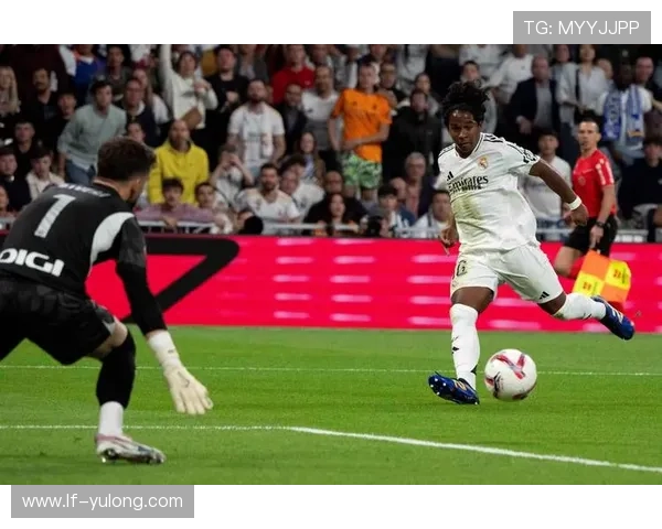 😂居莱尔得知自己当选欧冠MVP惊喜又难以置信全场笑容停不下来😯